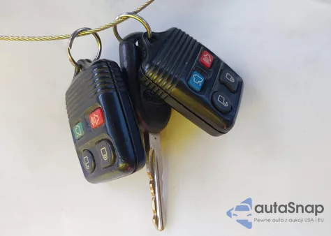 2011 Ford Focus Se z USA, uszkodzony, nr VIN 1FAHP3FN1BW157464